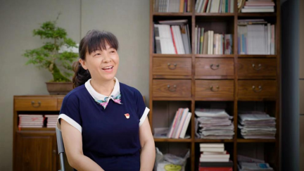 图为杨安容