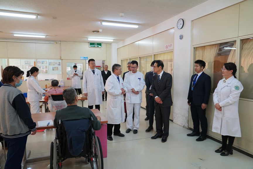 图为科室参观现场