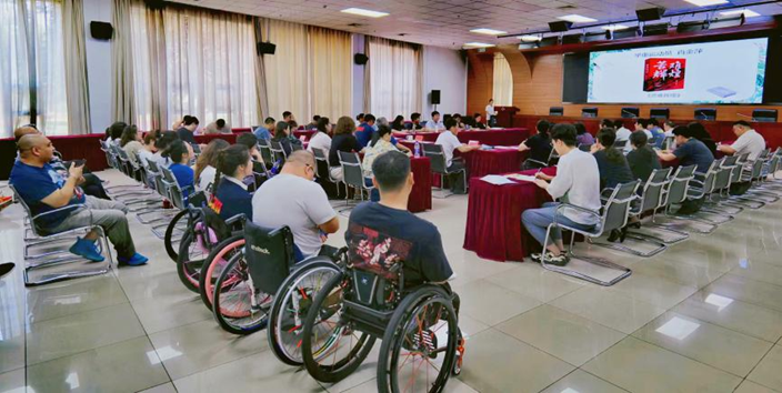 图为读书分享会现场