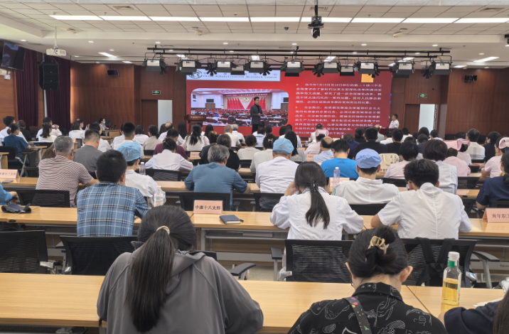 图为活动现场
