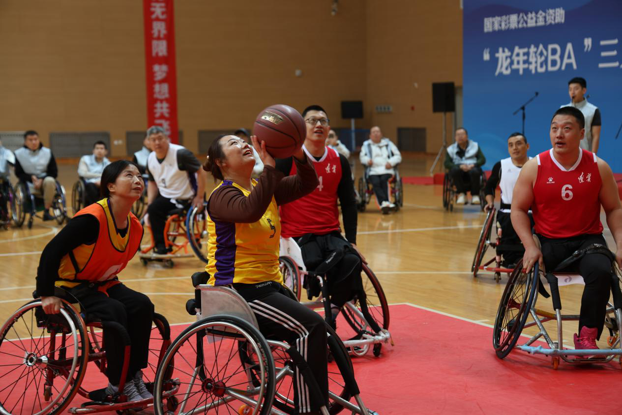 图为比赛现场