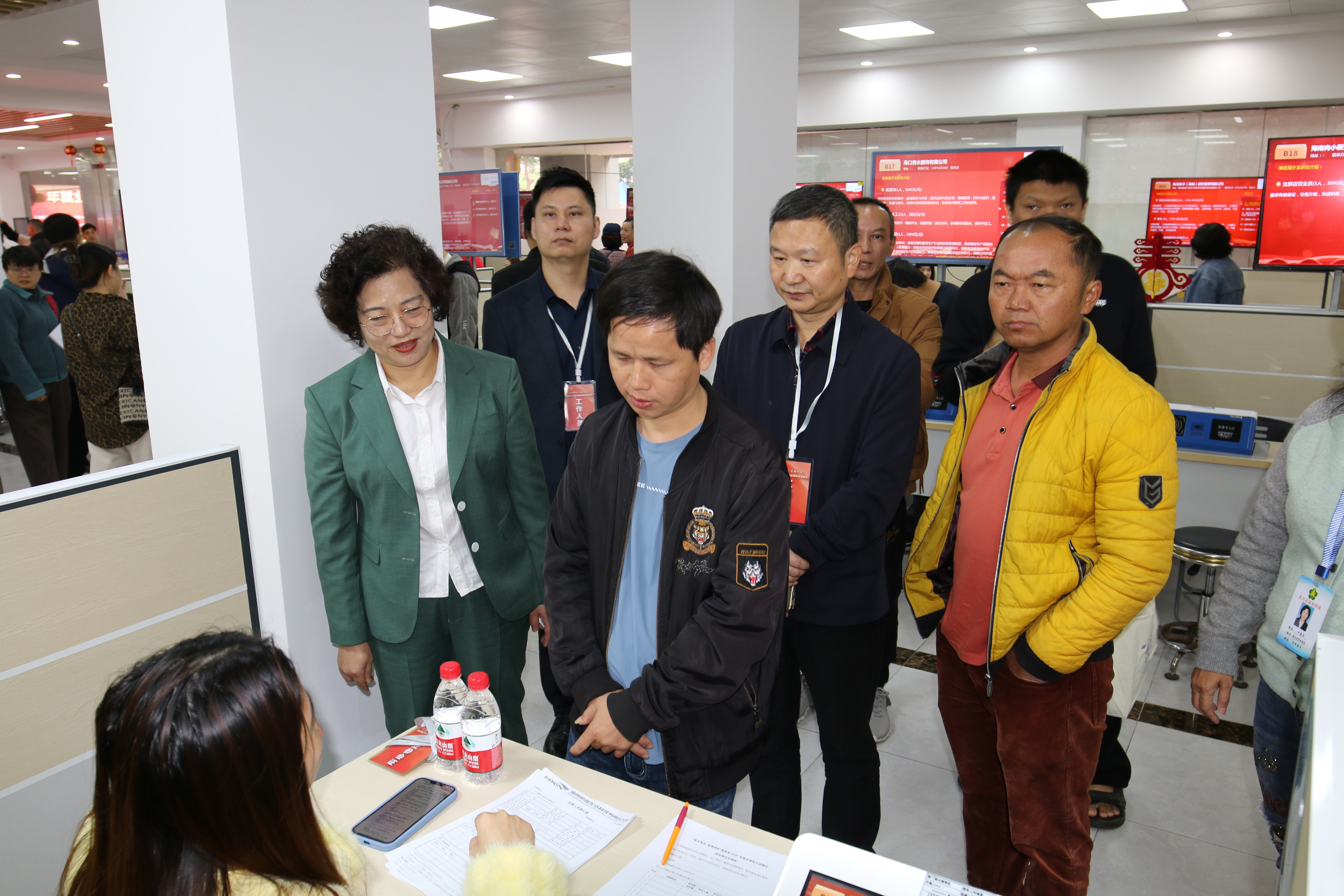 图为活动现场图片