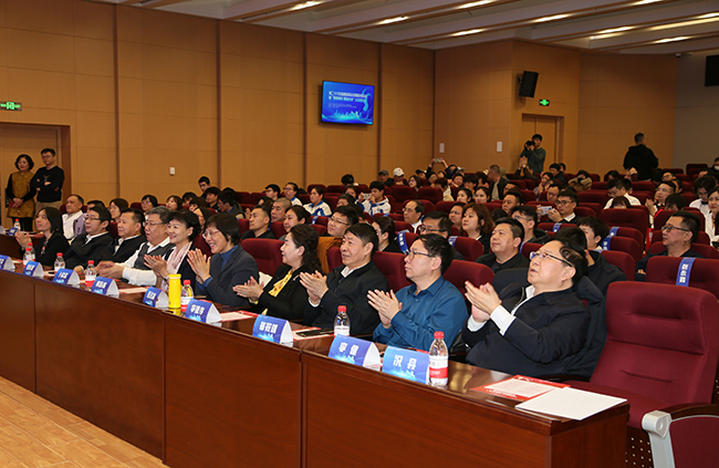 图为领导出席活动
