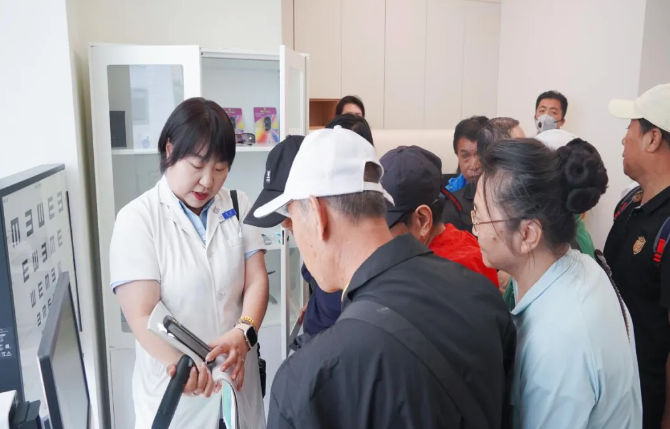 图为参观体验现场