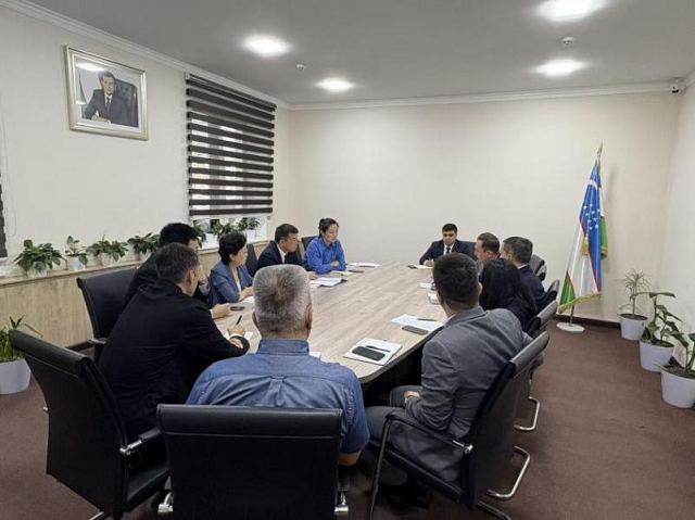 图为参访乌兹别克斯坦卫生部及国家社会保障署