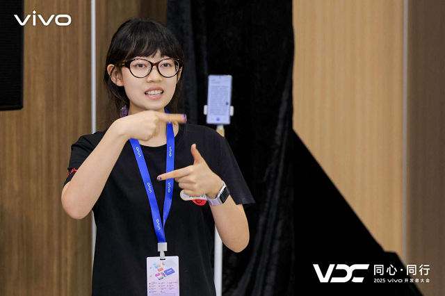 图为北联大学生龙艺筑