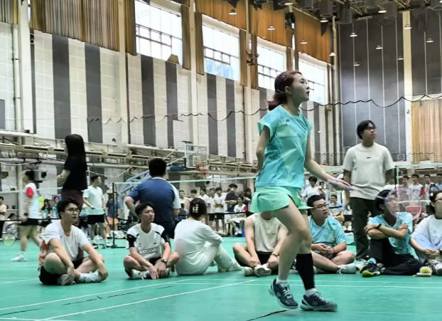 图为裴小正在运动