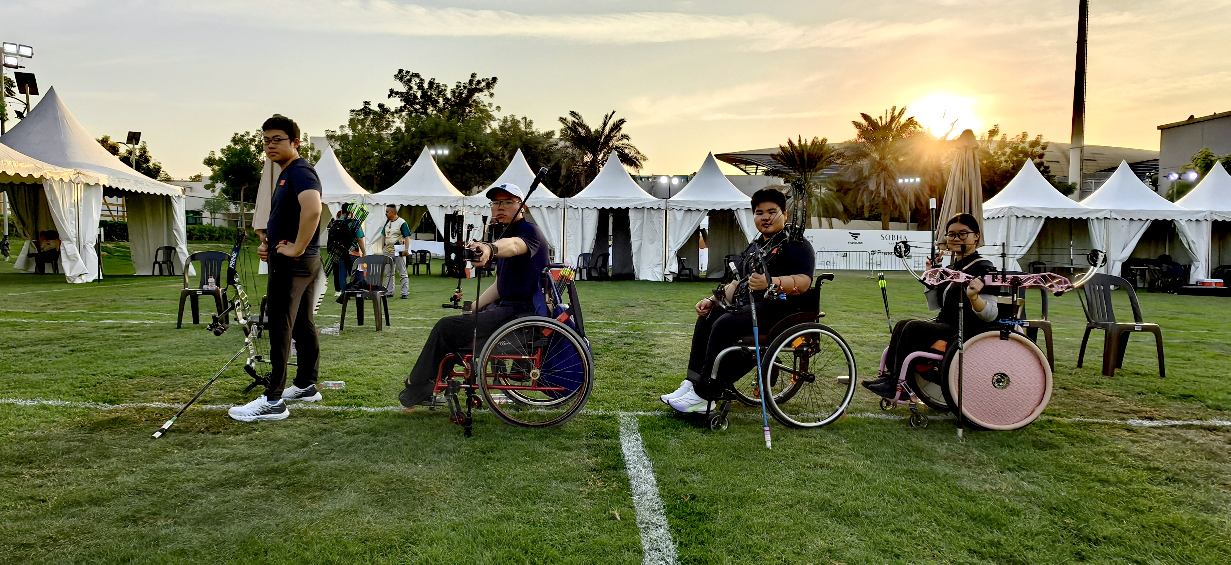 图为射箭训练照片