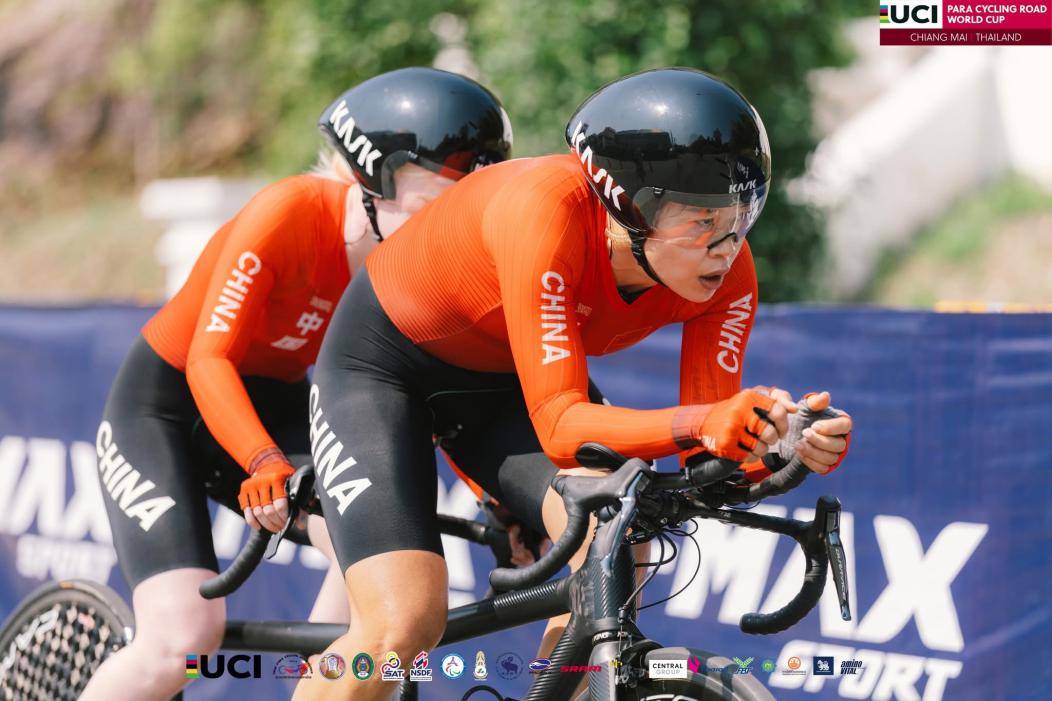 图为女子双人车比赛