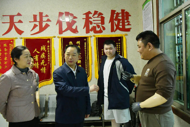 图为调研现场 图为调研现场