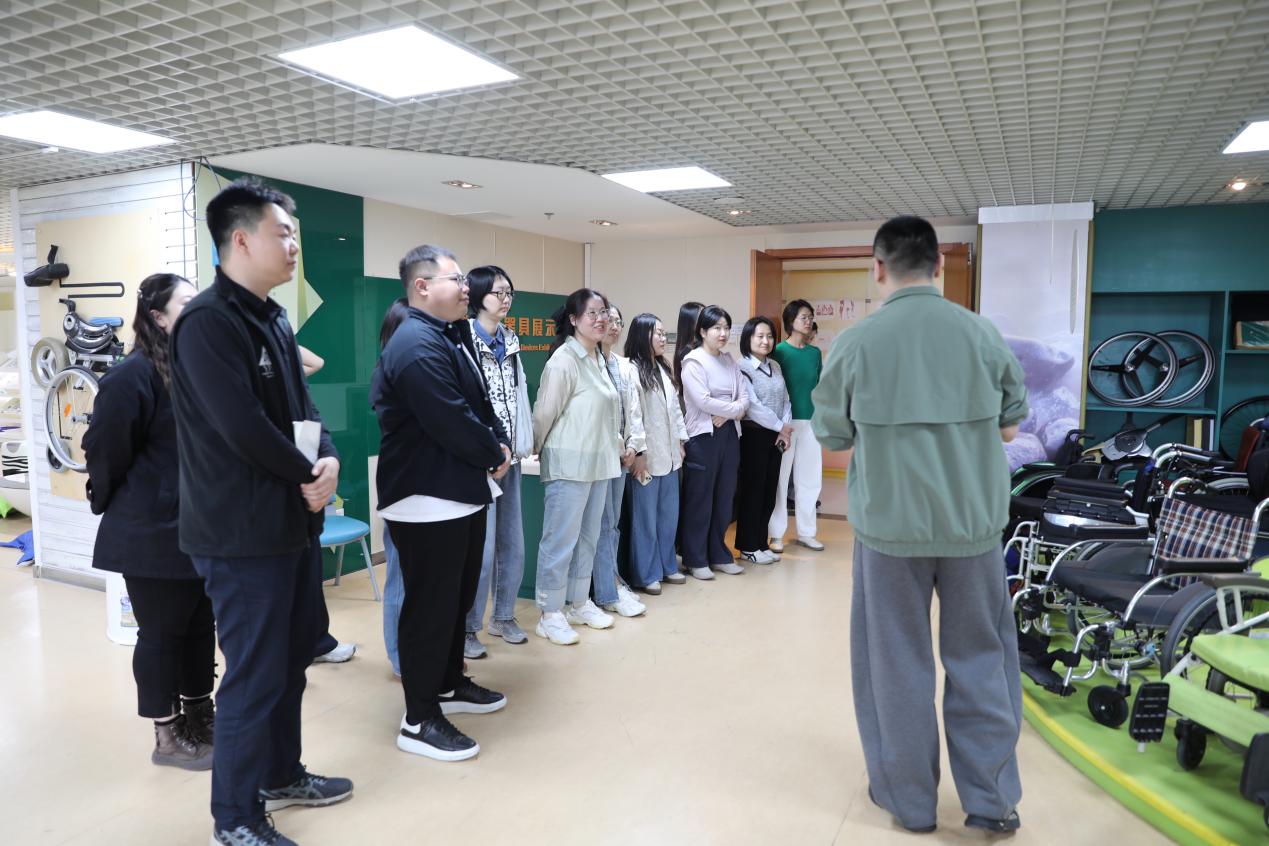 图为活动现场
