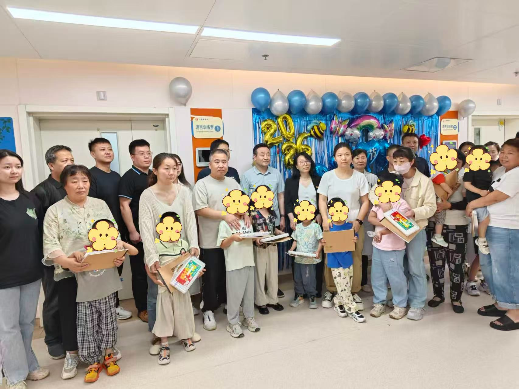 图为活动现场 图为活动现场