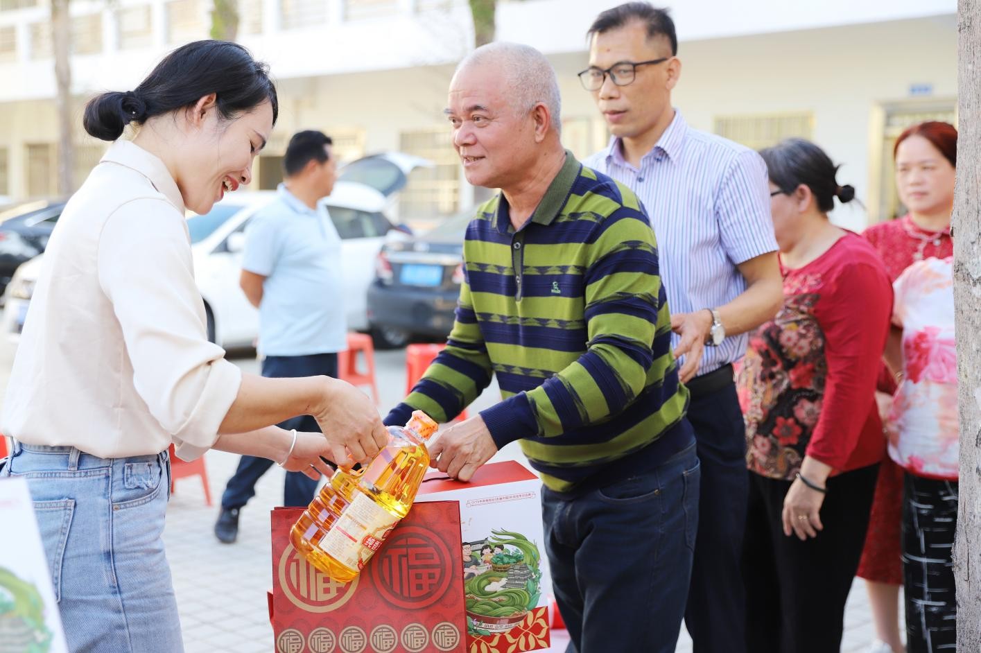 图片为赖秀艳的奋斗之路图片